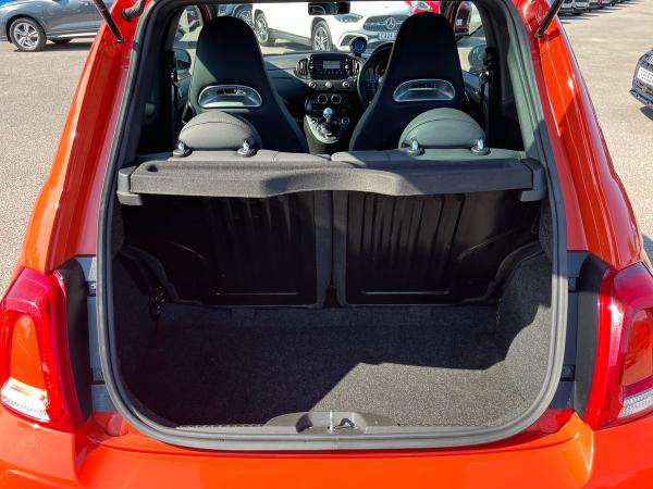 Abarth 695 Photo autoimg-dced933d594051f90e53c7f372979794f610657e.jpg