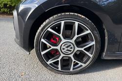 VOLKSWAGEN UP Photo 5