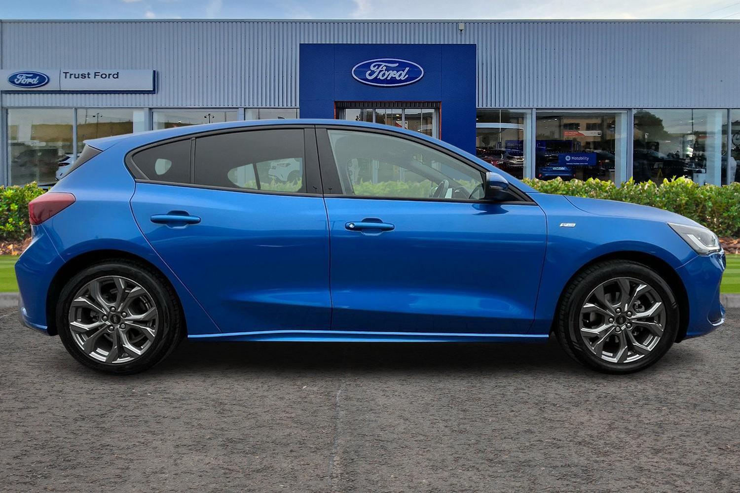 Ford FOCUS Photo 2