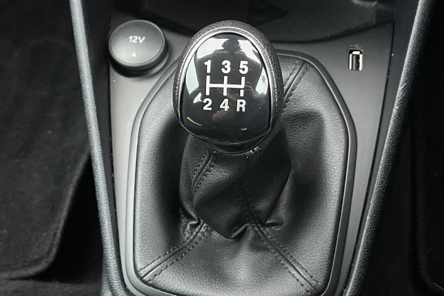 Ford FIESTA Photo autoimg-dcf77c25f8a23a9e6b40e4897cac97a095d468bb.jpg