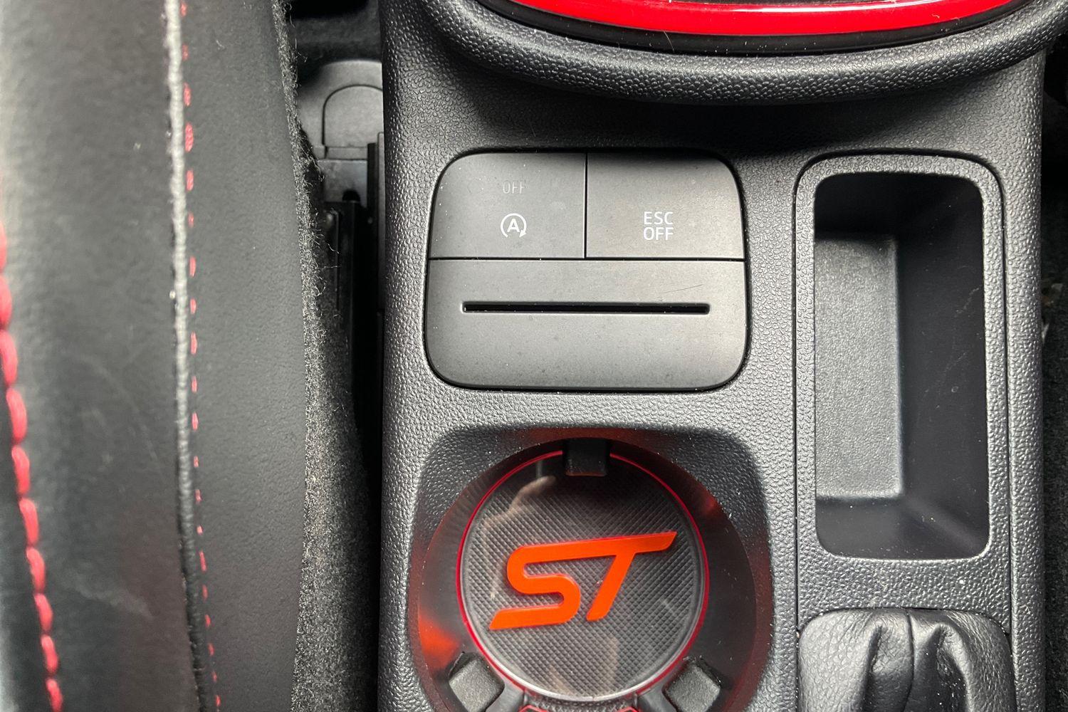 Ford Fiesta Photo 31