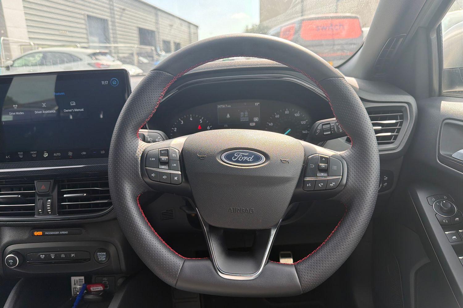 Ford FOCUS Photo 11