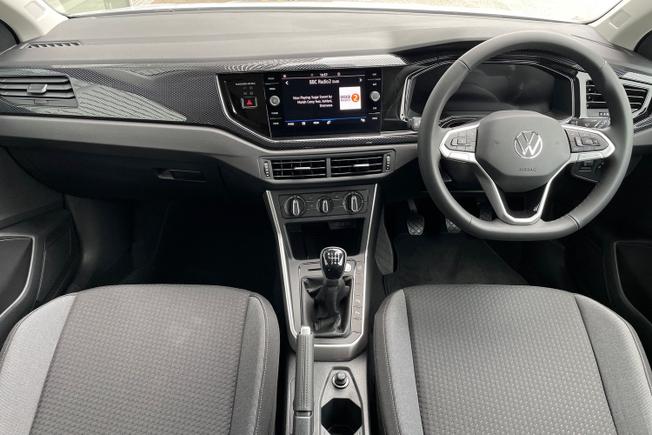 VOLKSWAGEN Taigo Photo 10