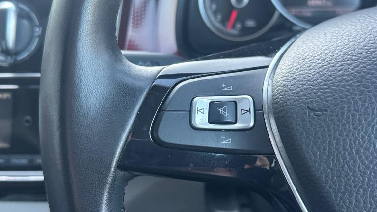 Used Volkswagen up! DL17WFK 18