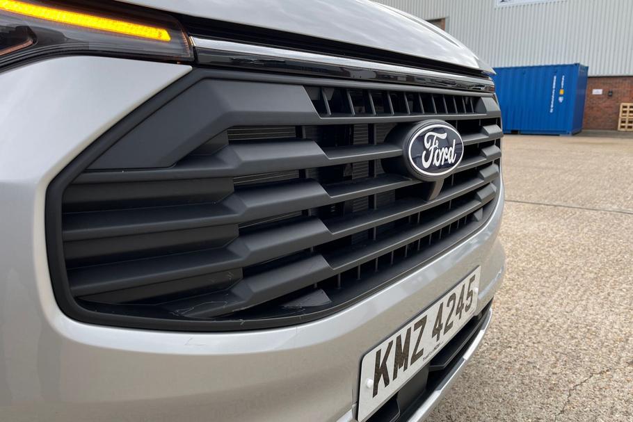 Used Ford TRANSIT CUSTOM KMZ4245 36