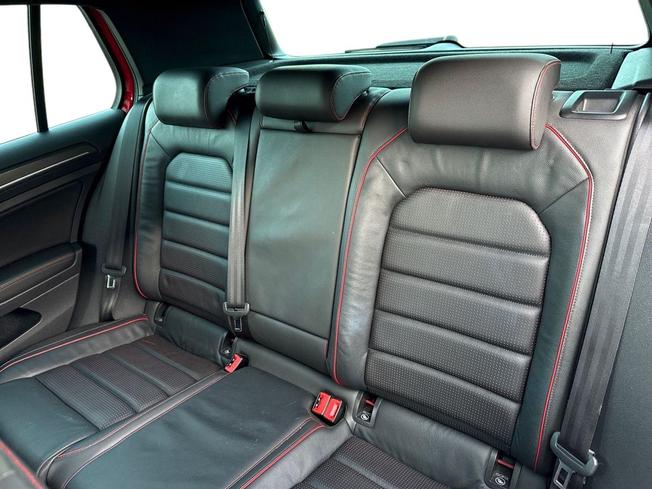 VOLKSWAGEN Golf Photo 9