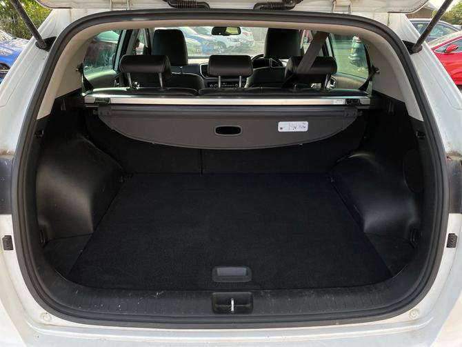 Original Kia Stonic with trunk storage compartment cargo compartment trunk  tray