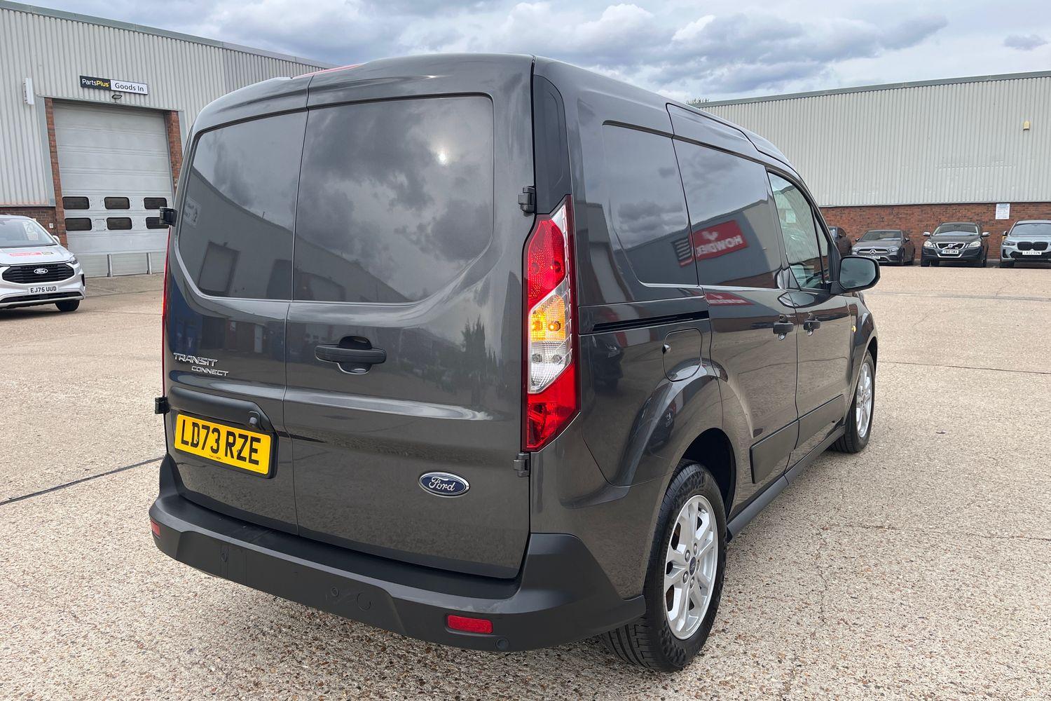 Ford TRANSIT CONNECT Photo 39