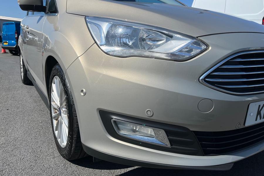 Ford GRAND C-MAX Photo autoimg-dd03facfc8b86048f44bde17e917fda4c0f38b63.jpg