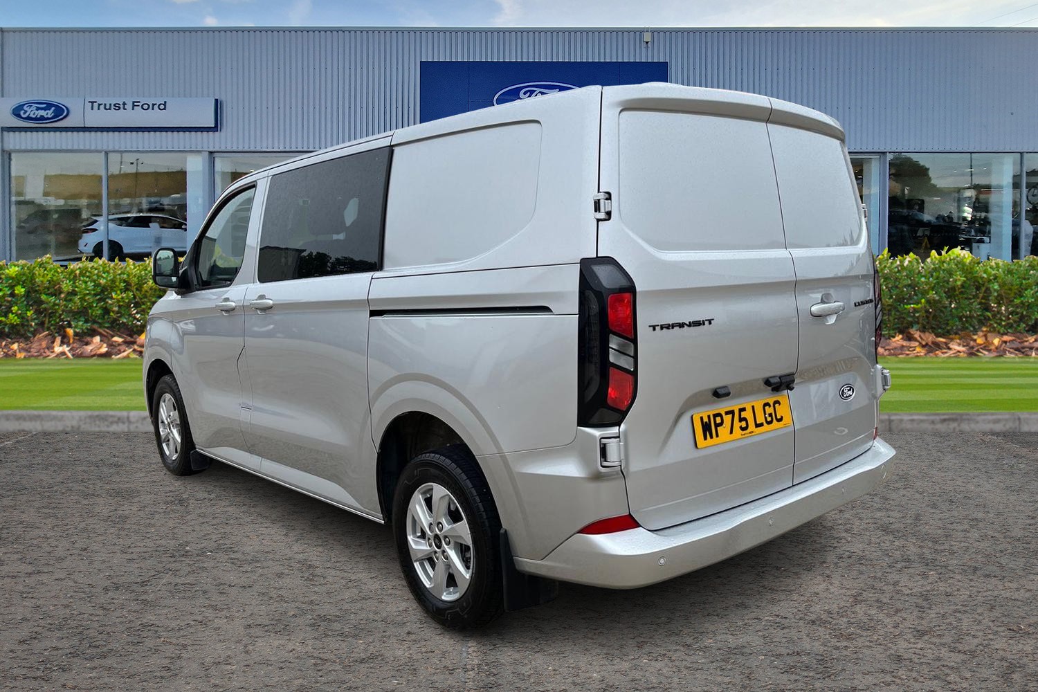 Ford TRANSIT CUSTOM Photo 1
