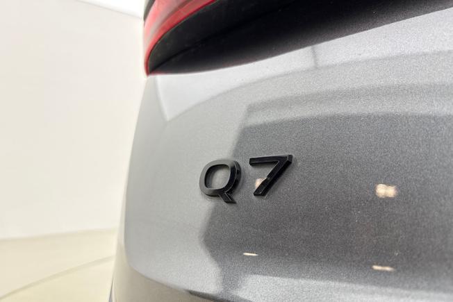 AUDI Q7 Photo 24