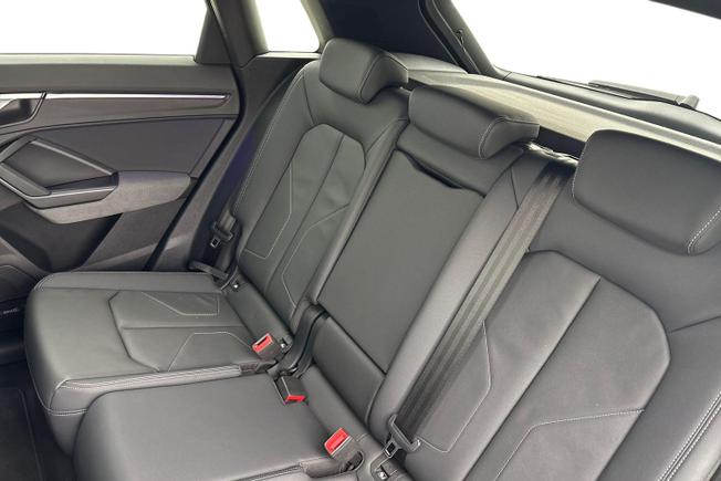 Audi Q3 Photo 9