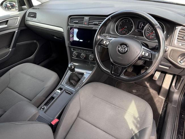 VOLKSWAGEN Golf Photo 6