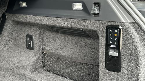 Land Rover Range Rover Photo autoimg-dd0cc6676d1aa05553c0859043c8f34af3f51b97.jpg