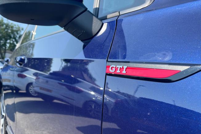 VOLKSWAGEN Golf Photo 25