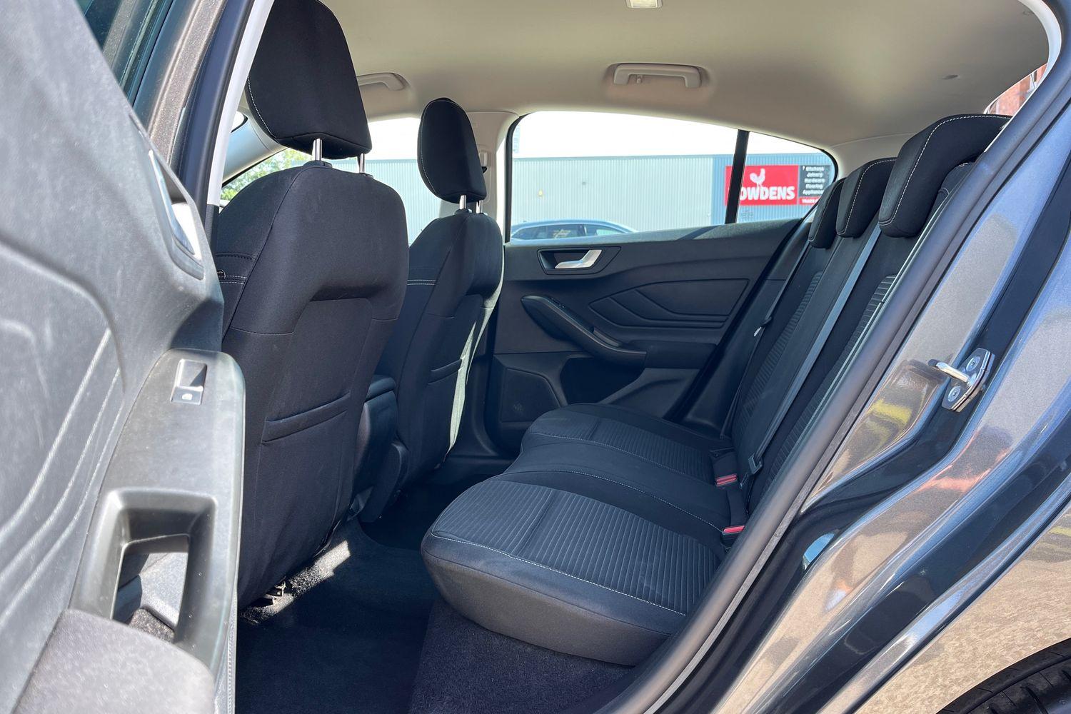 Ford Focus Photo 23
