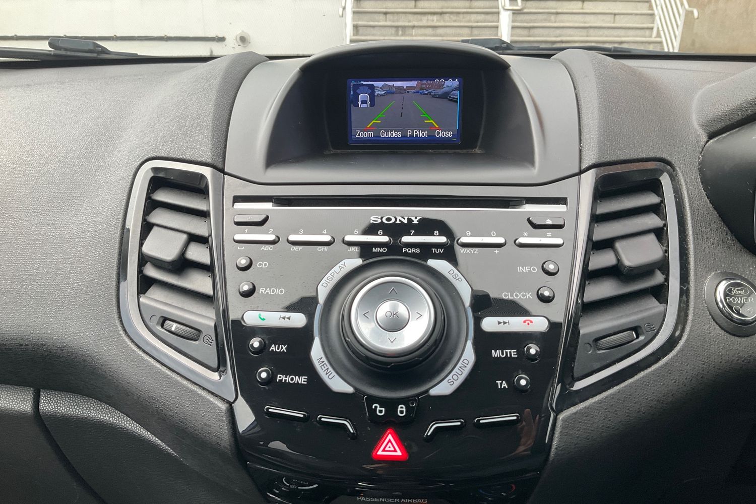 Ford FIESTA Photo 23