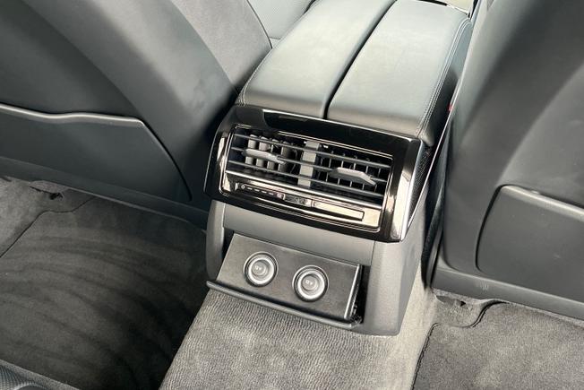 Audi A8 Photo 42