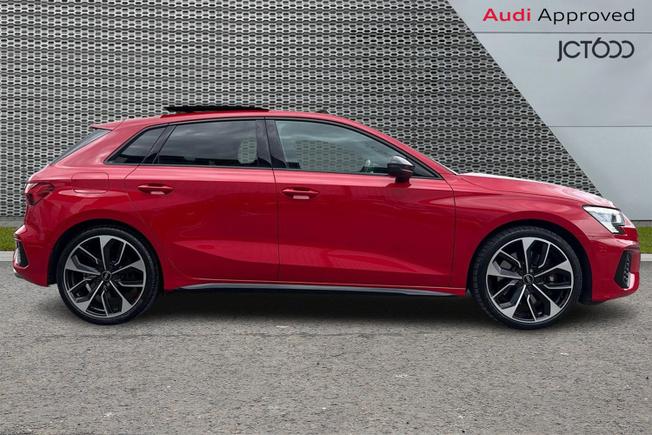 AUDI S3 Photo 4
