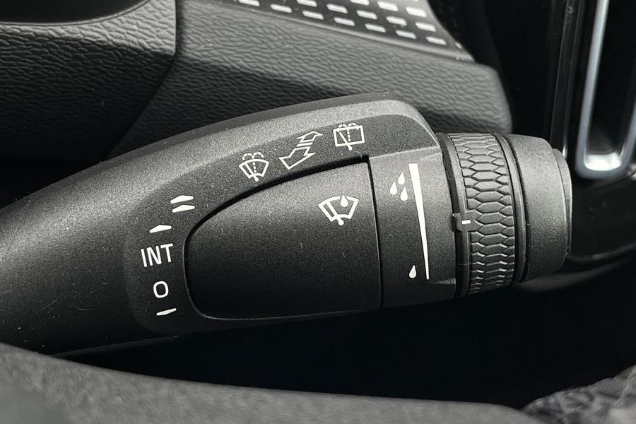 Volvo XC40 Photo autoimg-dd14c06d1a6c8acfd08f9d08539cd29b03db0fa5.jpg