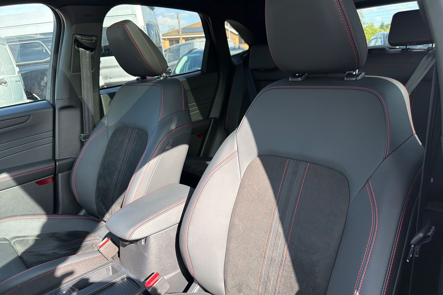 Ford KUGA Photo 18