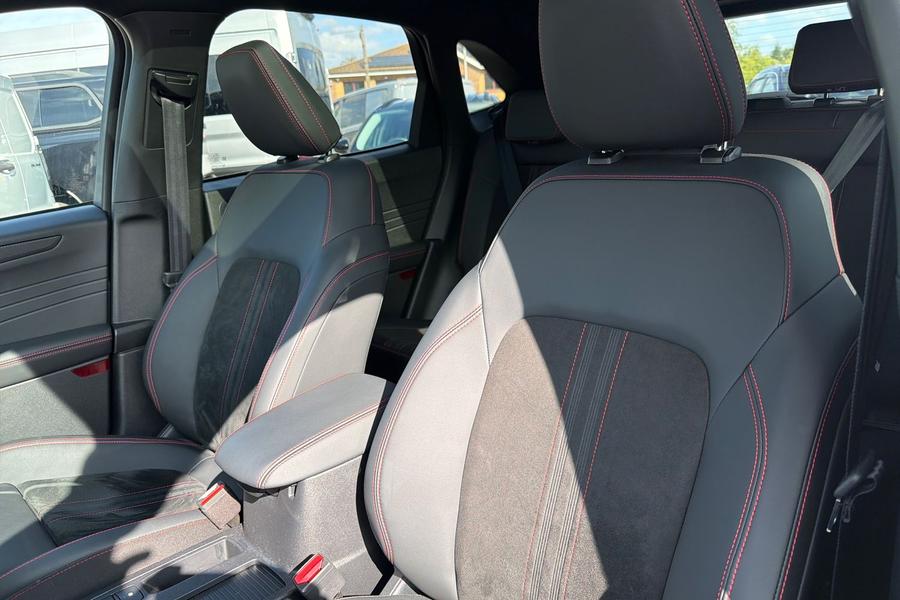 Ford KUGA Photo autoimg-dd15d198beff38c81b378ab6920bdcd9bbd4e5ab.jpg
