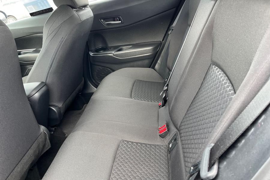 Toyota C-HR Photo autoimg-dd161d7a18024da4b6e900a8eee966f3dbc54766.jpg