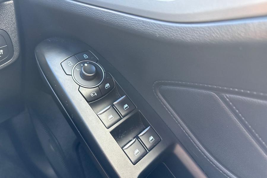Ford FOCUS Photo autoimg-dd17814ead3e804f4adfe5e71ad8b404beb89a83.jpg