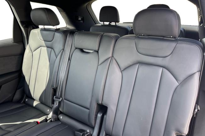 Audi Q7 Photo 9