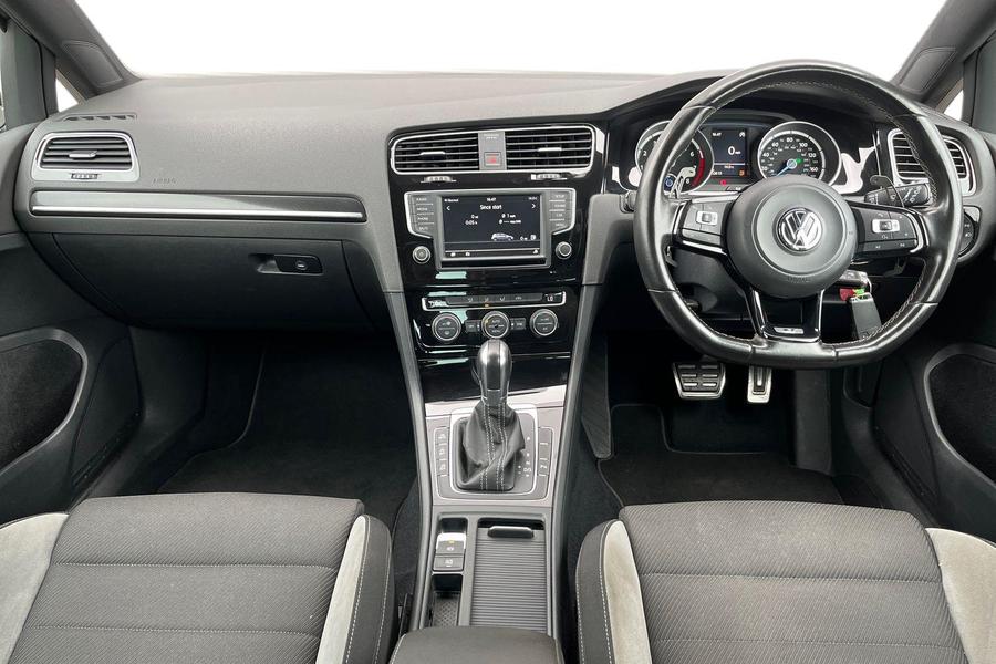 Volkswagen GOLF Photo autoimg-dd1b51838bceb2f838335200d0accb18d0a5565b.jpg