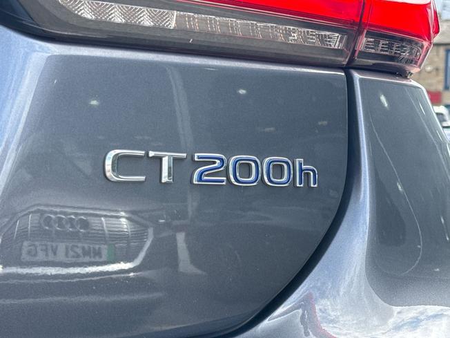 LEXUS Ct Photo 30