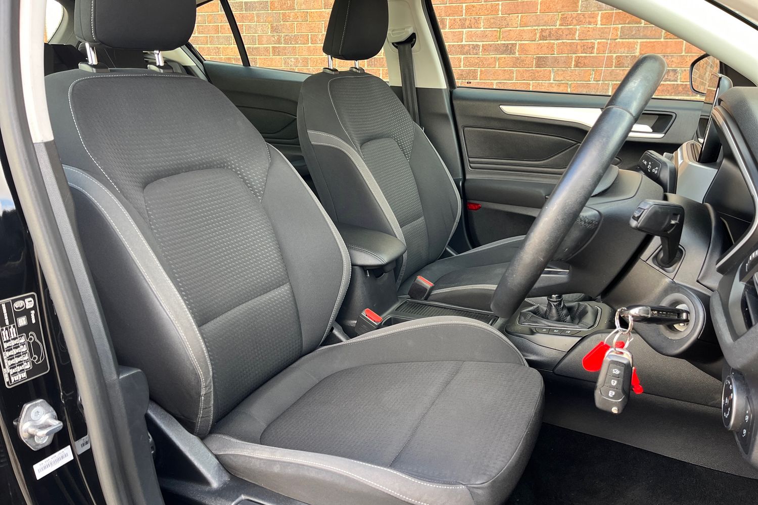 Ford Focus Photo 16