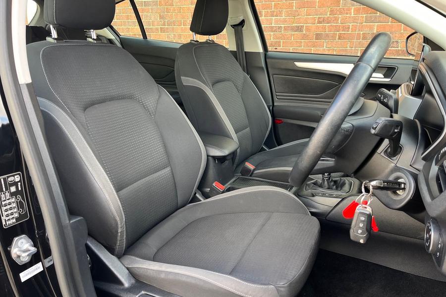 Ford Focus Photo autoimg-dd2061072727627b425678582c459a23da9d6f34.jpg