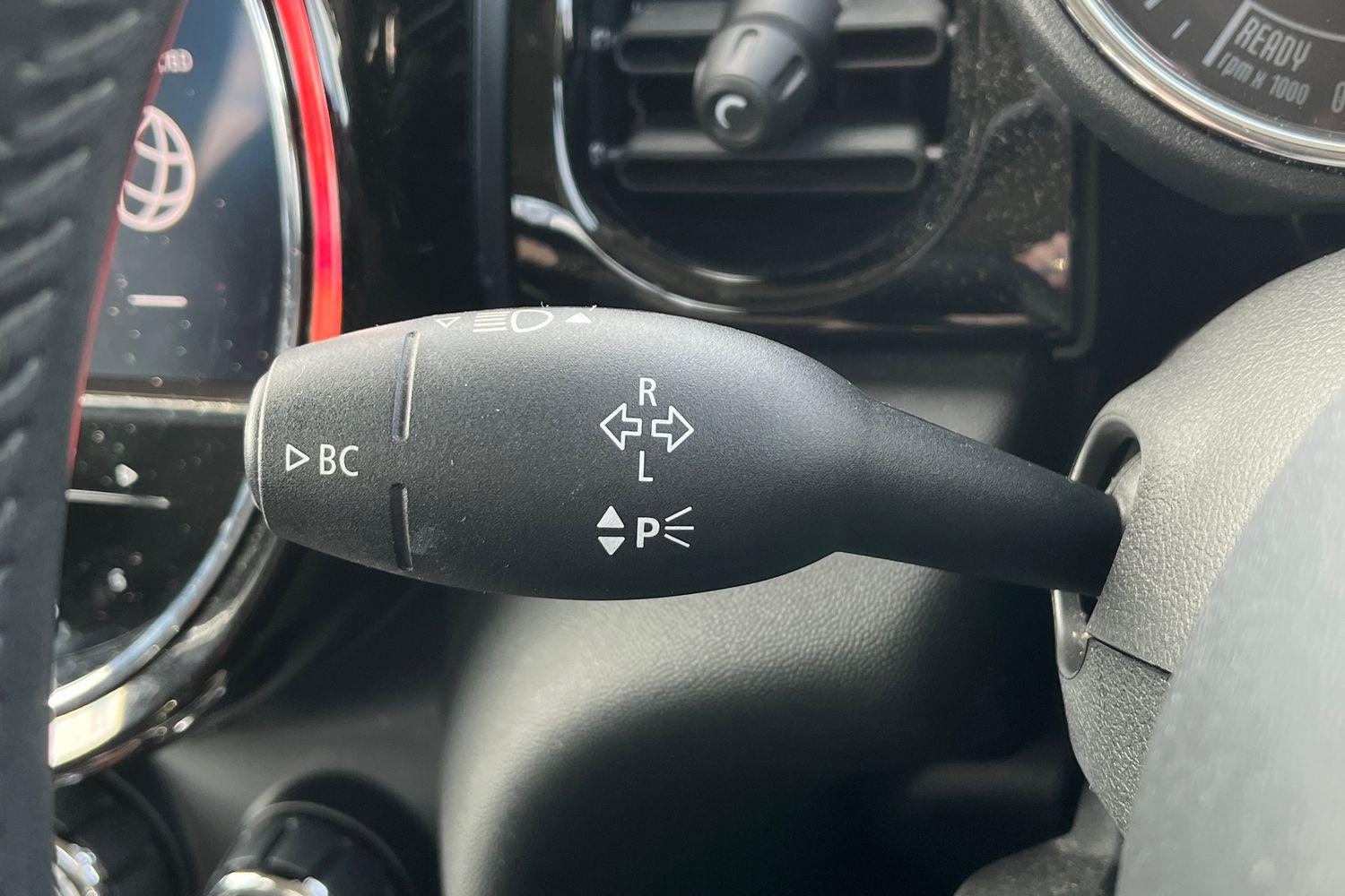 MINI Hatch Photo 13