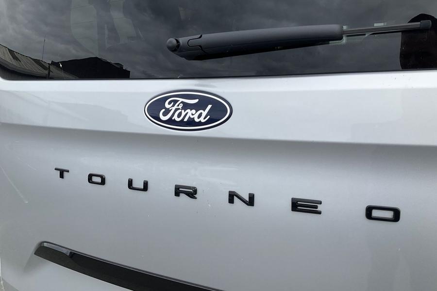 Ford Tourneo Custom Photo autoimg-dd26271c37b9c70e1c7b0dfbe04b0d9a18a9a554.jpg