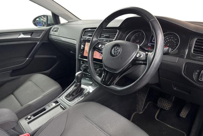 VOLKSWAGEN Golf Photo 6