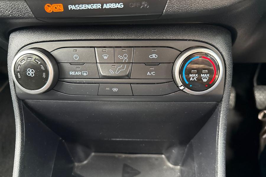 Ford FIESTA Photo autoimg-dd29774bfcccd2d967eddb04c34073716e2add5d.jpg