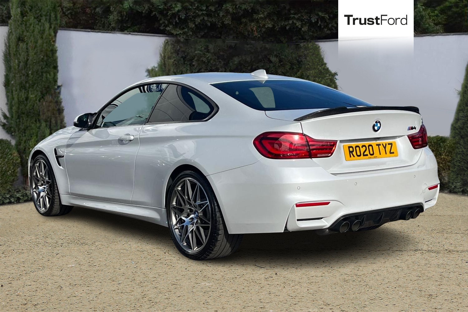 BMW M4 Photo 1