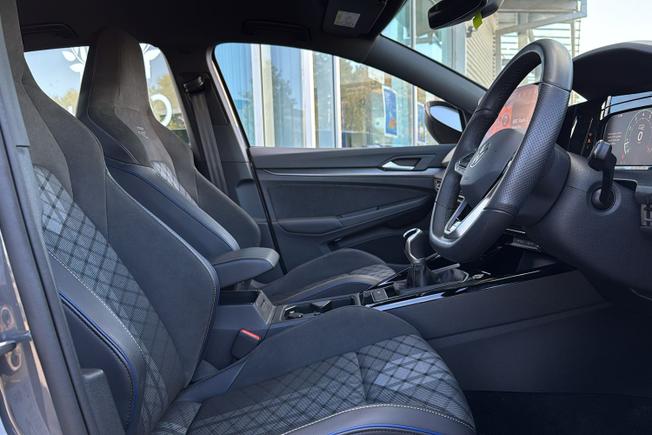 VOLKSWAGEN Golf Photo 39