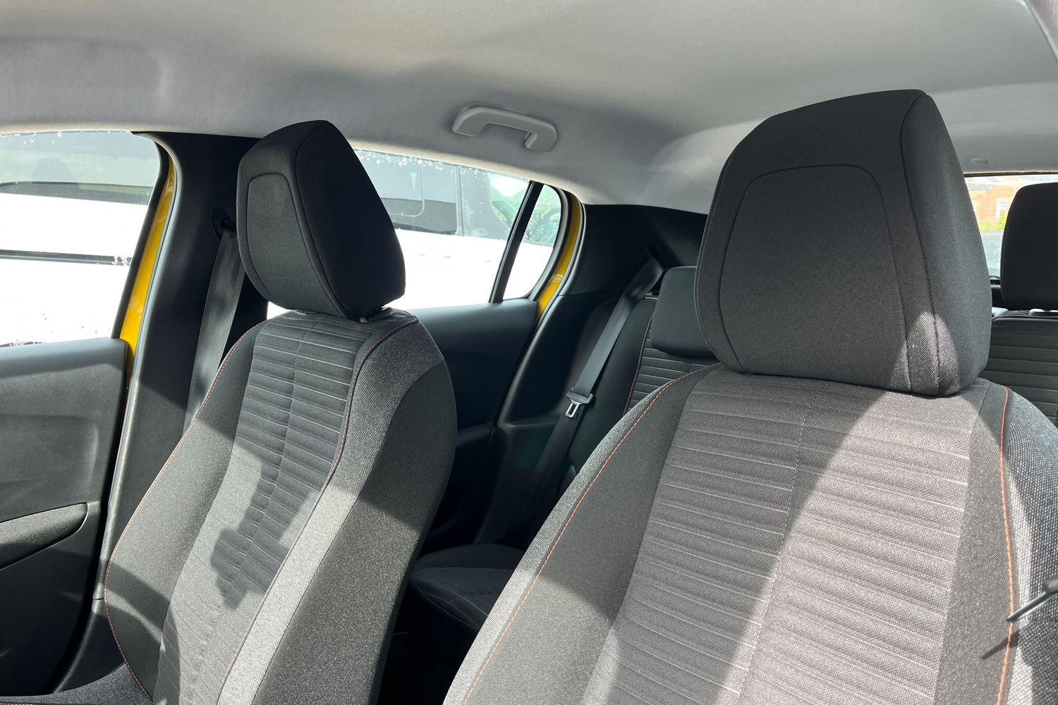 Peugeot 208 Photo 18