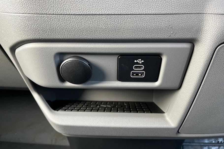 Used Ford E-TRANSIT CUSTOM 23