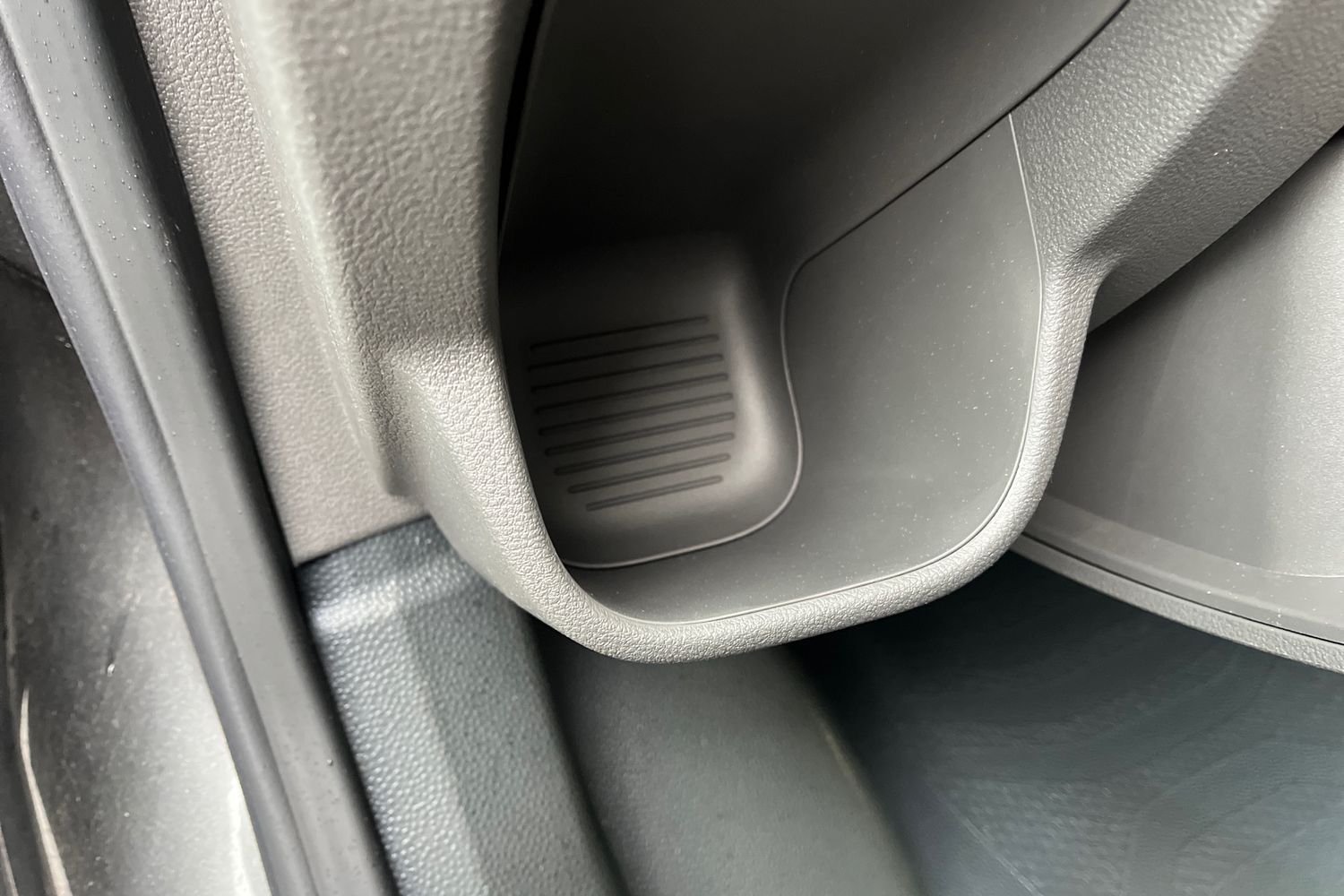 Ford E-TRANSIT Photo 16