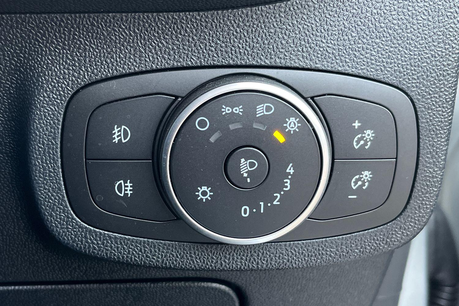 Ford FIESTA Photo 22