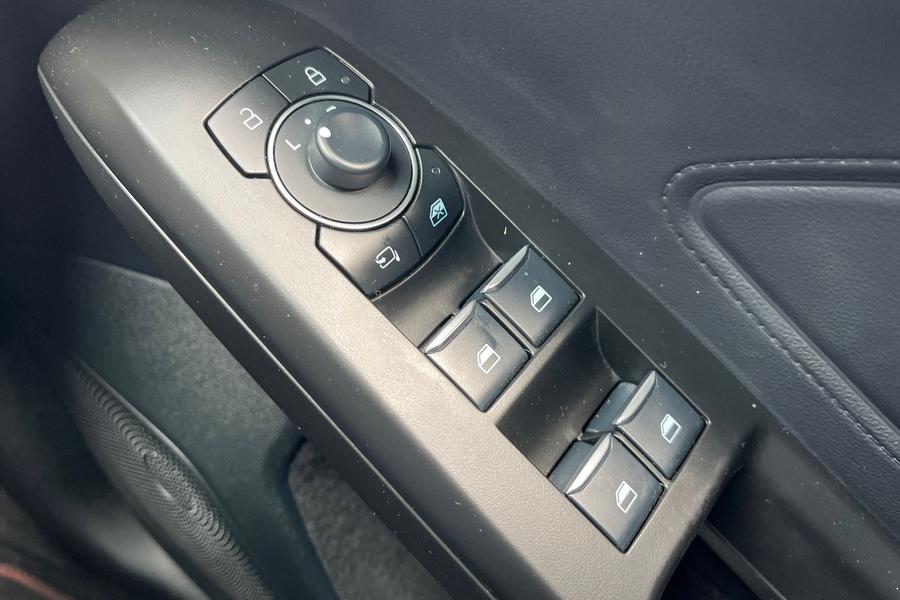 Ford FOCUS Photo autoimg-dd46185b9d6d8fb4e6727d297e100f3a093dd2cc.jpg