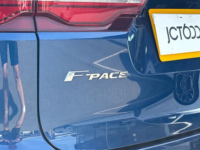 JAGUAR F-Pace Photo 31