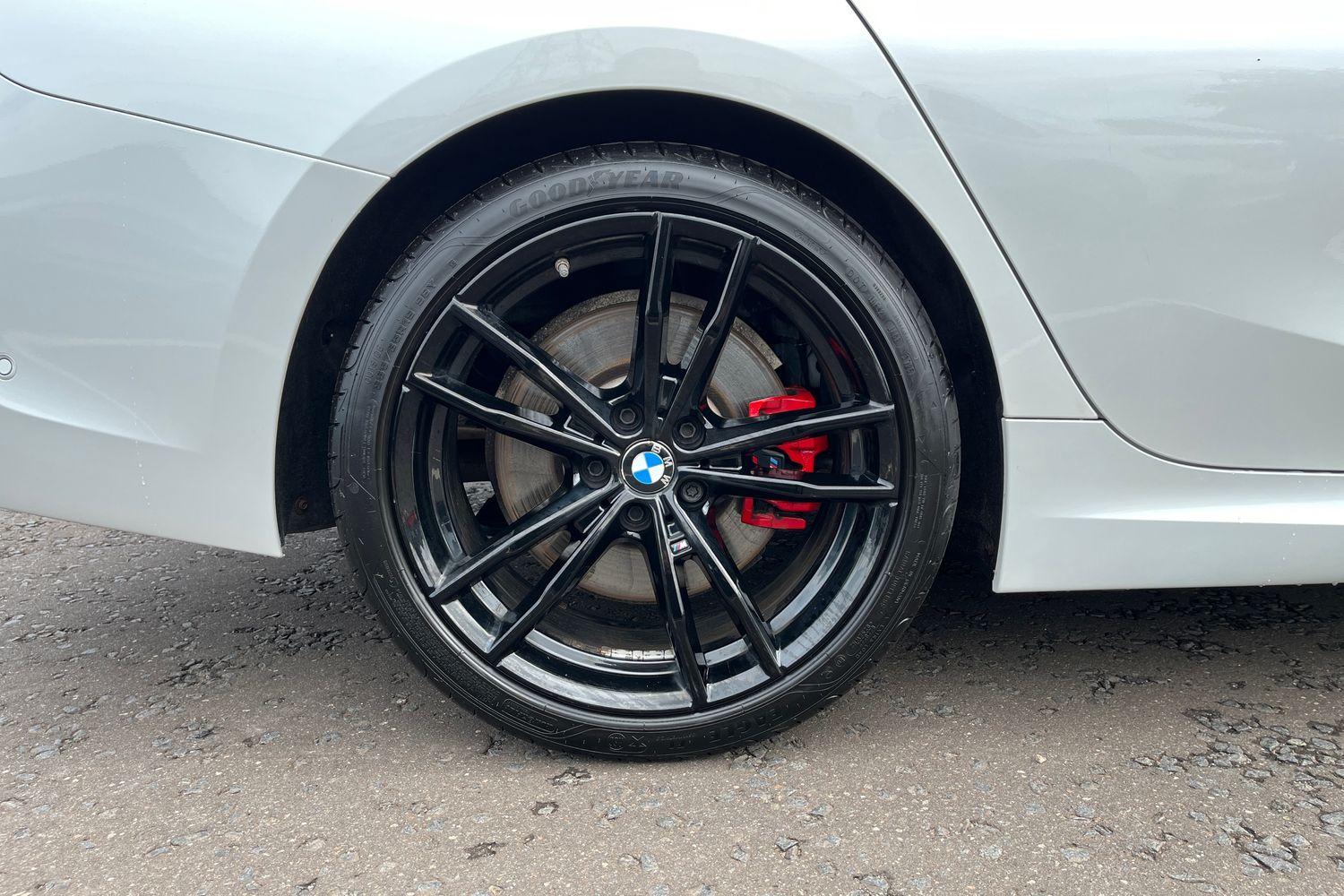 BMW 3 Series Photo 7