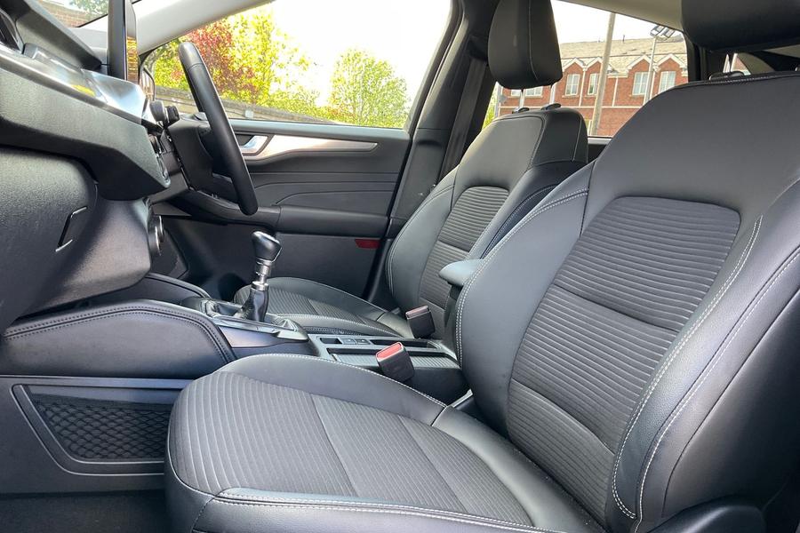 Ford Kuga Photo autoimg-dd531ad858a9347936458d75c88975cf93185750.jpg