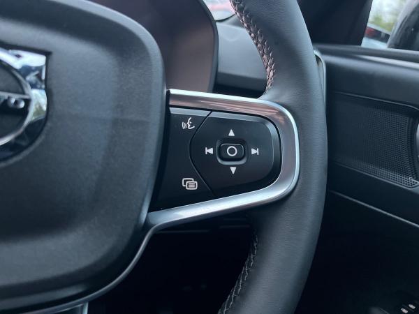 Volvo XC40 Photo autoimg-dd55f7e93132be74dc0961546a57226484da0864.jpg