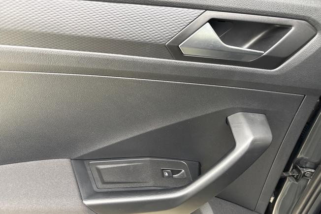 VOLKSWAGEN T-Roc Photo 33