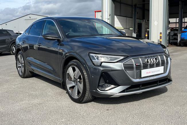 AUDI e-tron Photo 22